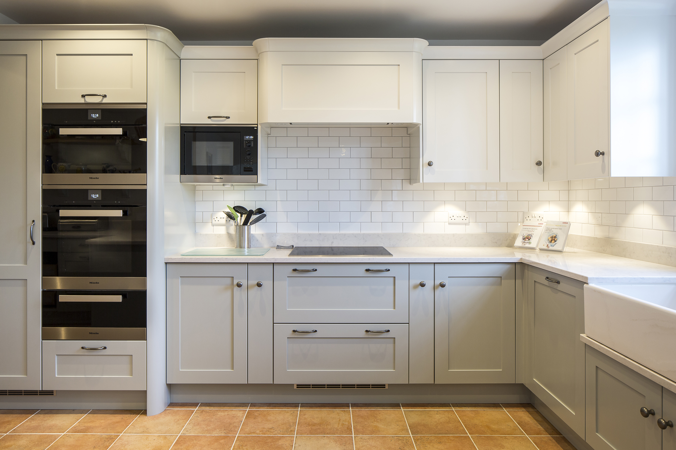 shaker style kitchen corner table