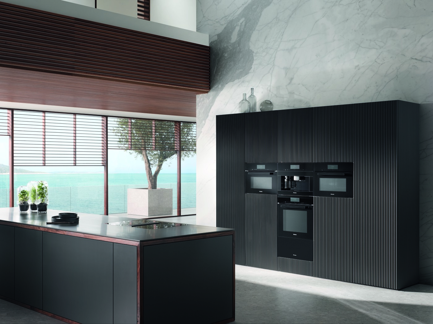 Miele Generation 7000 VitroLine in Obsidian Black