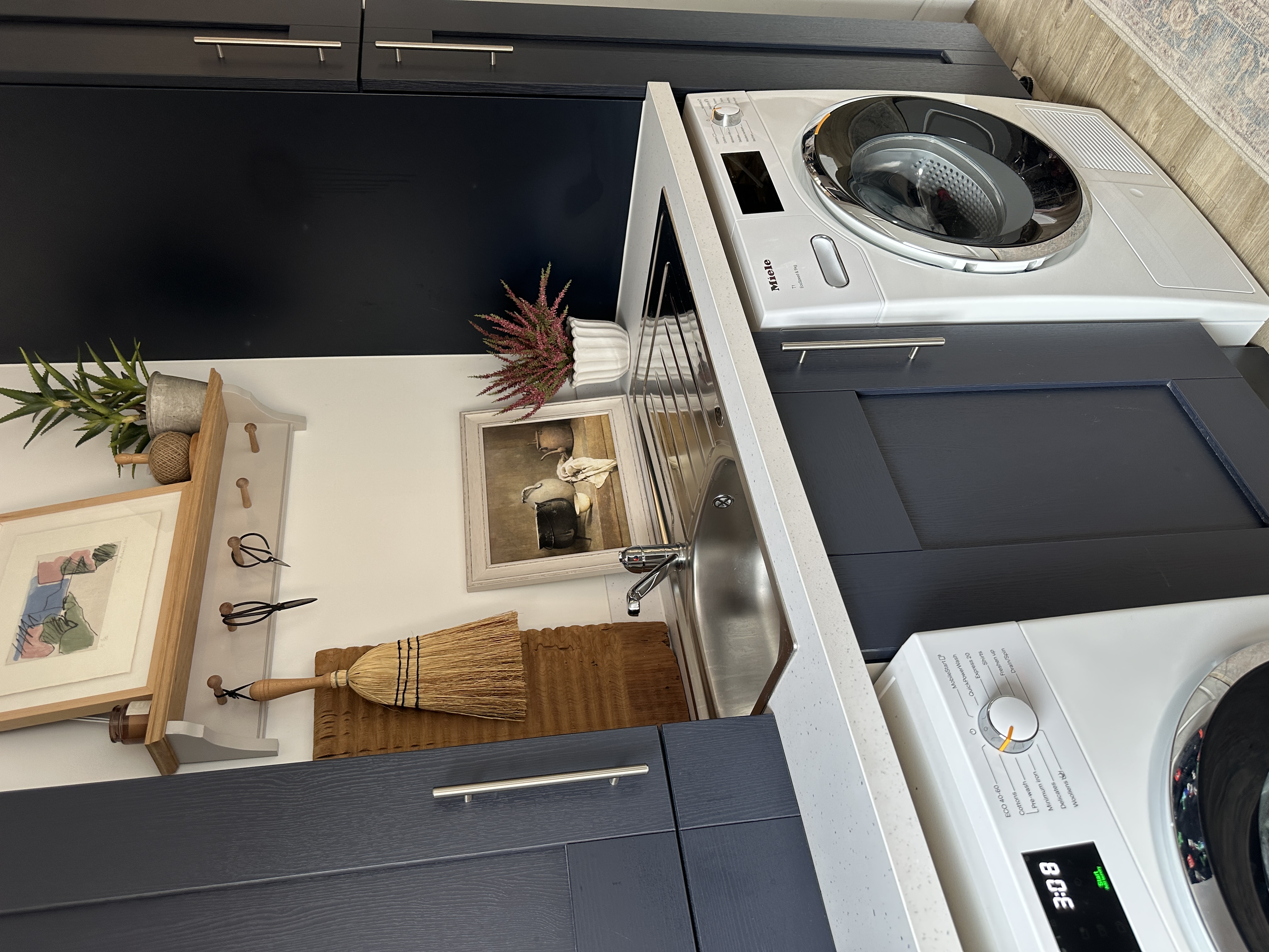 Insideno5 Second image