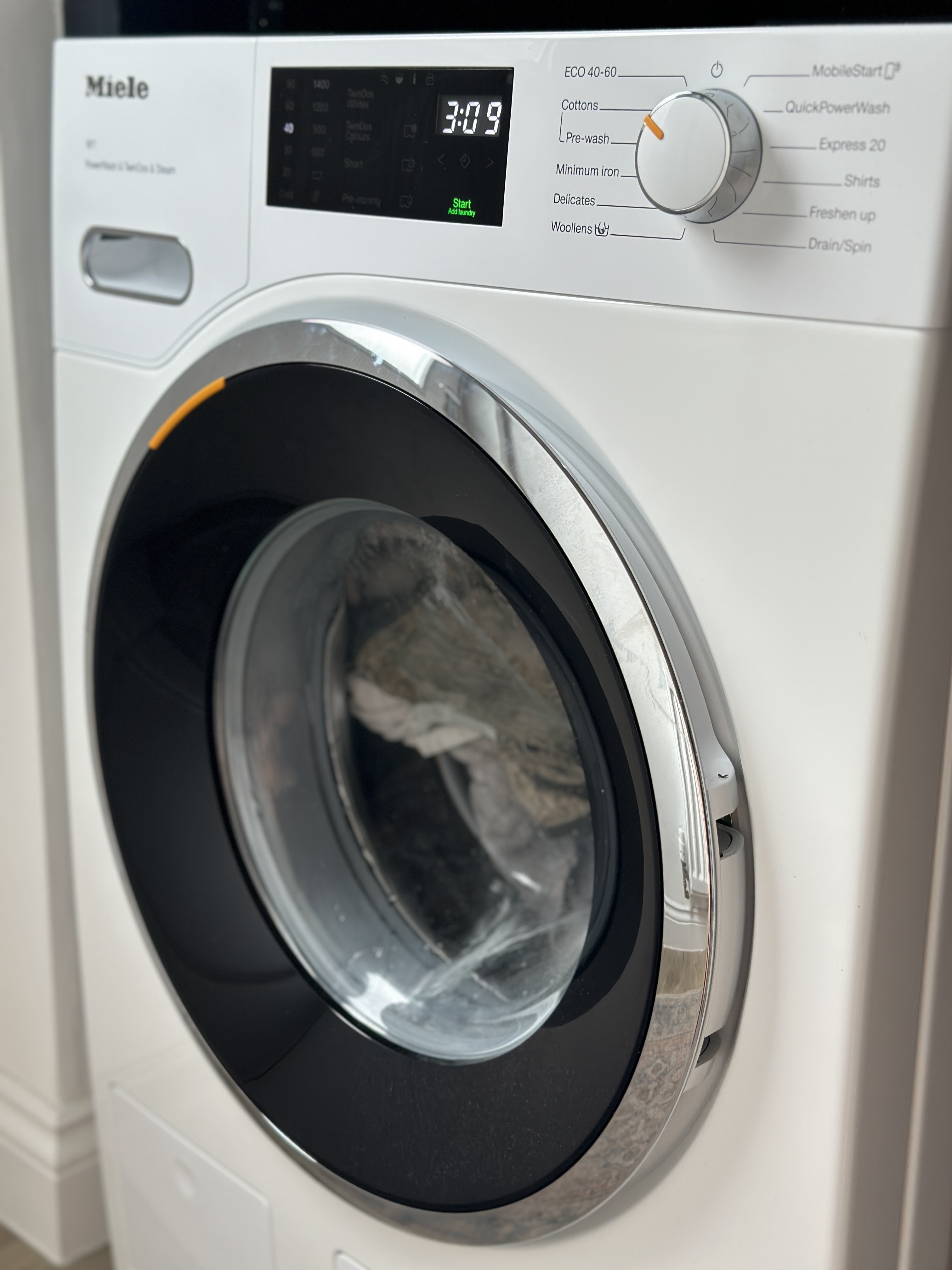 Insideno5 Third image